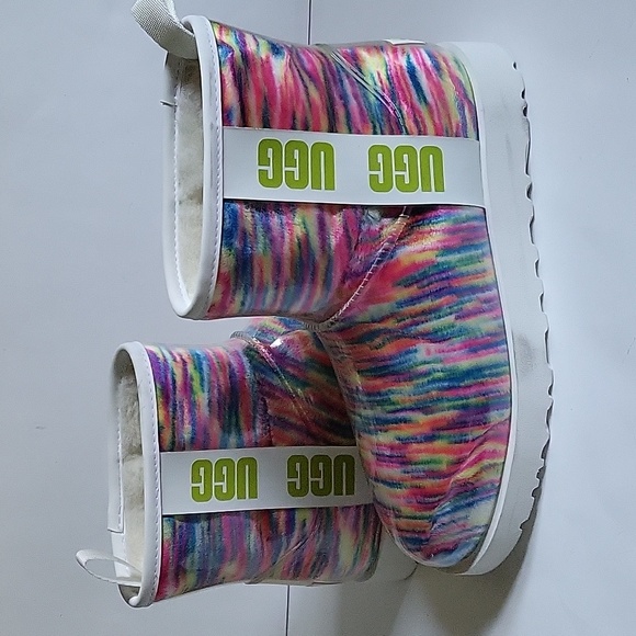 UGG women's classic Clear mini boots waterproof size 5 Pixels - Picture 1 of 6